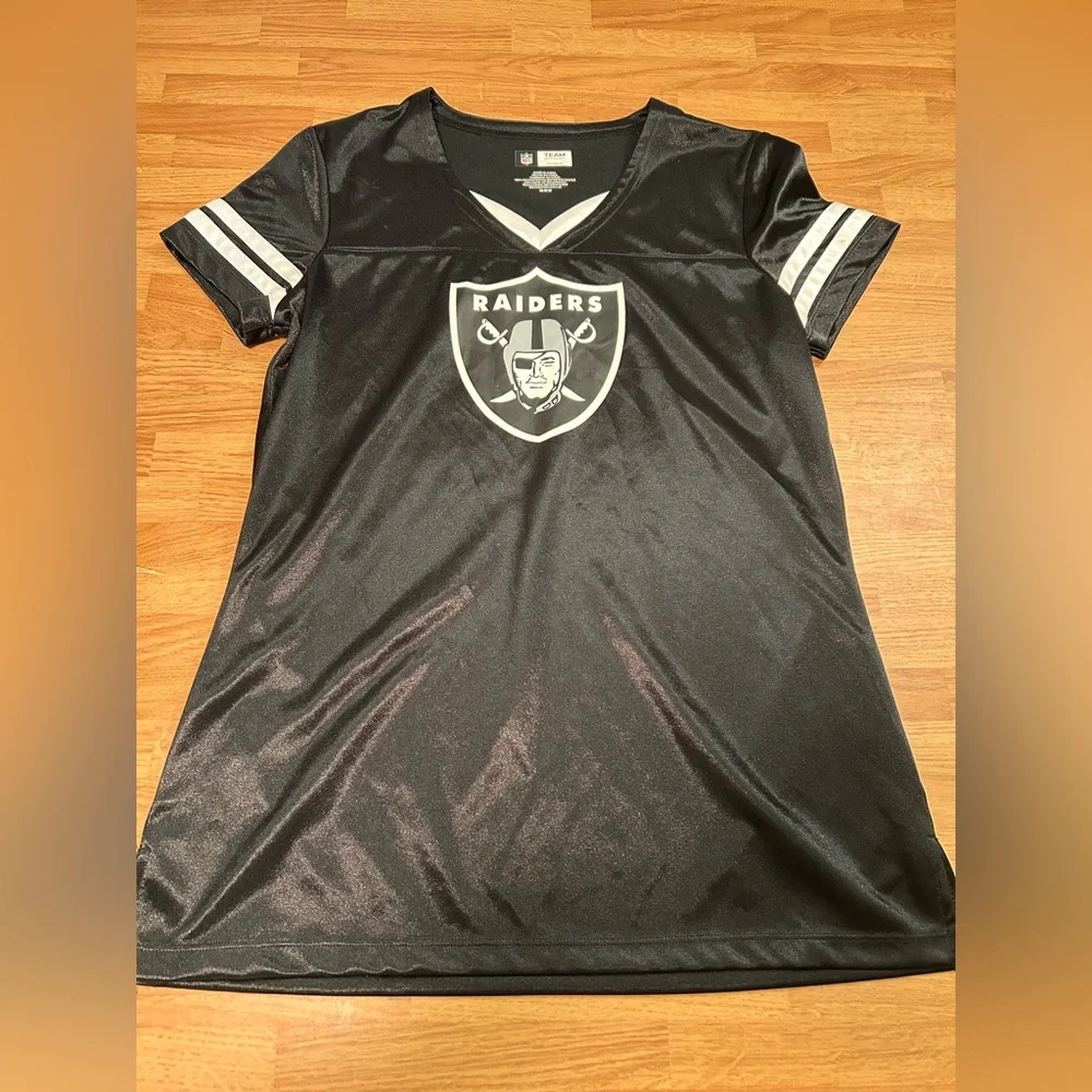 Las Vegas Raiders V-Neck Jersey Women’s Medium - Picture 3 of 10